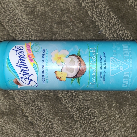 🆕️Shave Cream and Razor Bundle - Picture 9 of 9